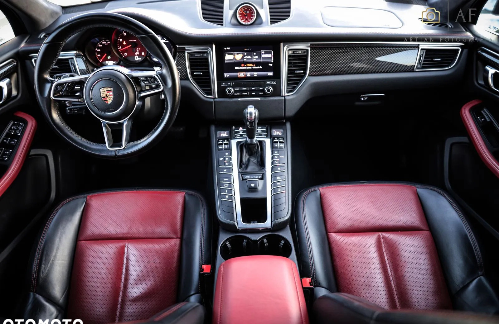 Porsche Macan cena 159900 przebieg: 189000, rok produkcji 2016 z Radom małe 781